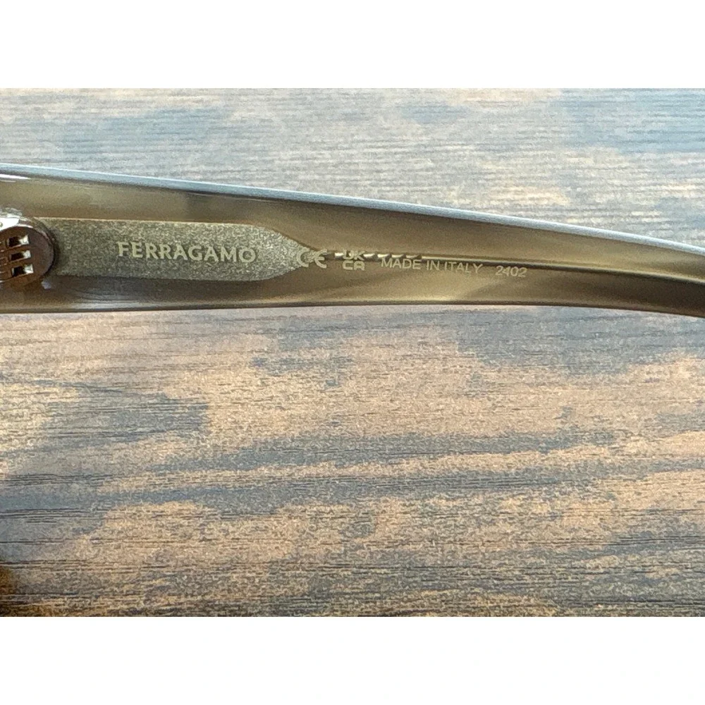 Salvatore Ferragamo SF201S Square Sunglasses Khaki Brown‎ Wood Grain Italy